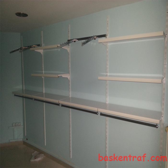 Mağaza Giyim Rafı 17