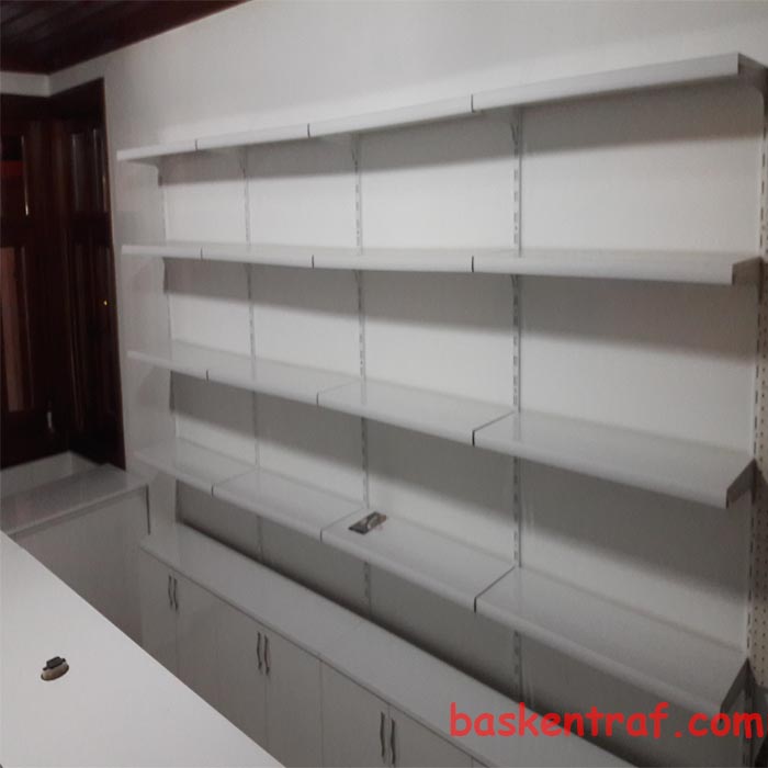 Mağaza Giyim Rafı 18